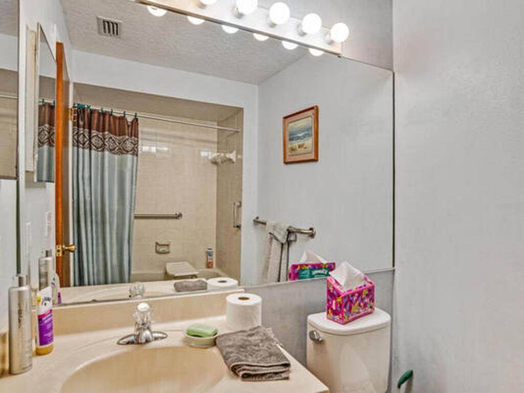 305 Taft Avenue, Cocoa Beach, FL 32931