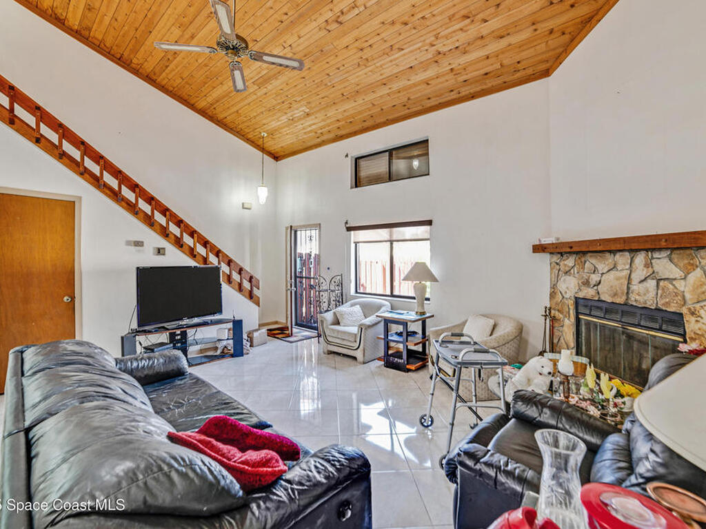 305 Taft Avenue, Cocoa Beach, FL 32931