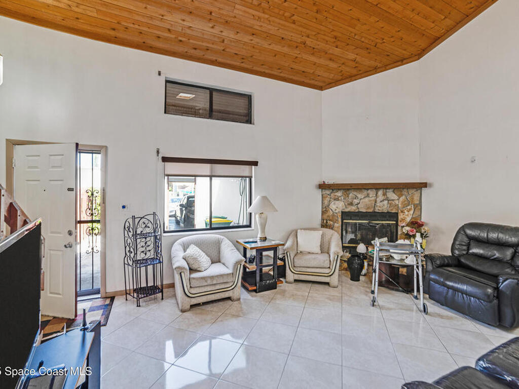 305 Taft Avenue, Cocoa Beach, FL 32931