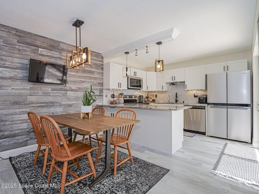 1170 6th Ave, Vero Beach, FL 32960