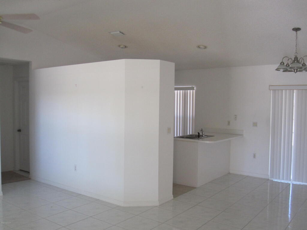 171 Americana Boulevard, Palm Bay, FL 32907