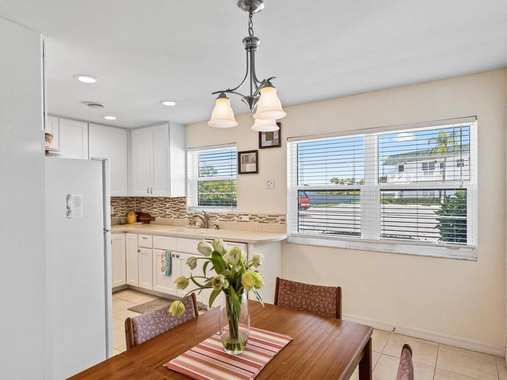 2800 Indian River Boulevard, Vero Beach, FL 32960