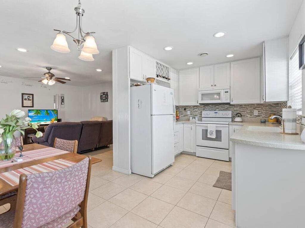 2800 Indian River Boulevard, Vero Beach, FL 32960