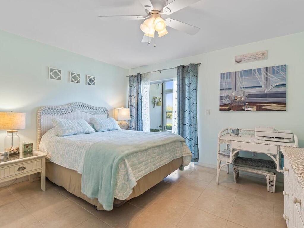 2800 Indian River Boulevard, Vero Beach, FL 32960