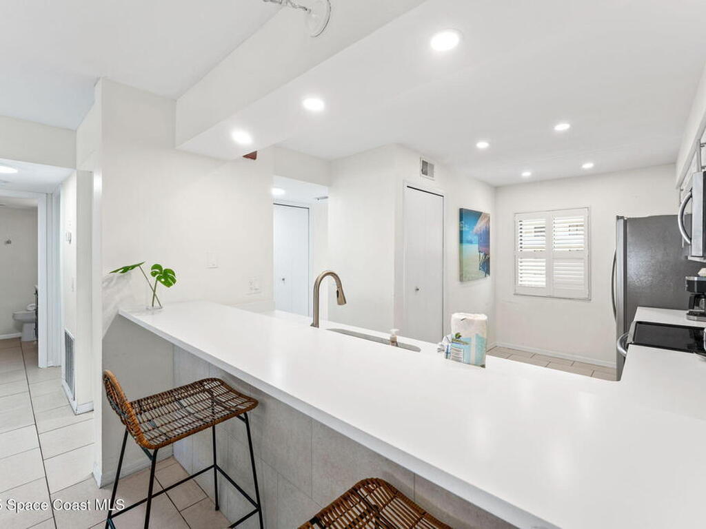 1050 N Atlantic Avenue, Cocoa Beach, FL 32931