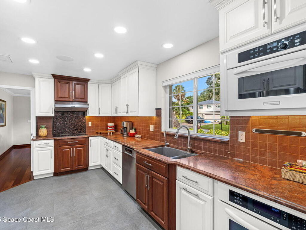 121 S Twin Lakes Road, Cocoa, FL 32926