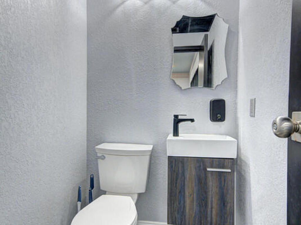 1033 Florida Avenue, Rockledge, FL 32955