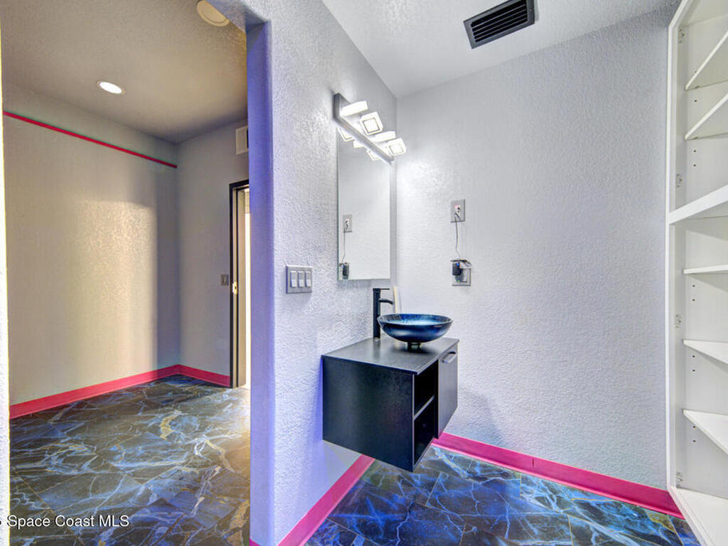 1033 Florida Avenue, Rockledge, FL 32955