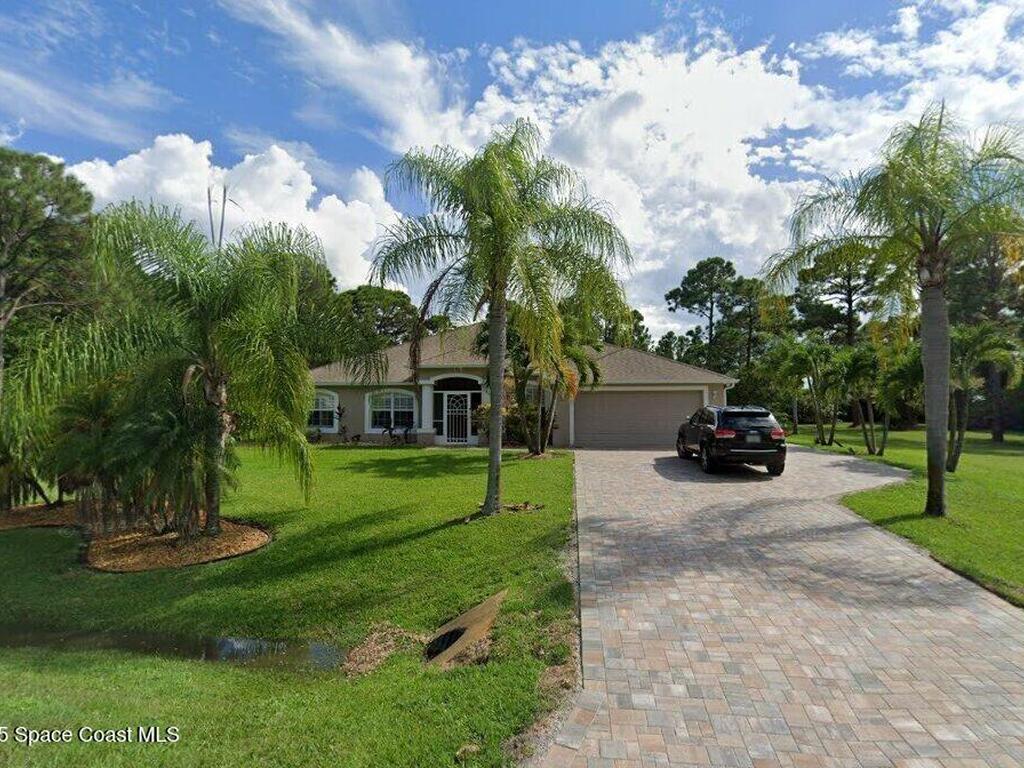 7100 Hacienda Drive, Grant, FL 32949