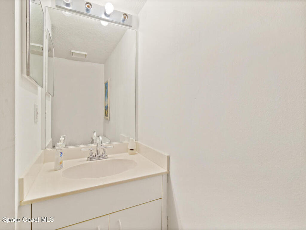 8700 Ridgewood Avenue, Cape Canaveral, FL 32920