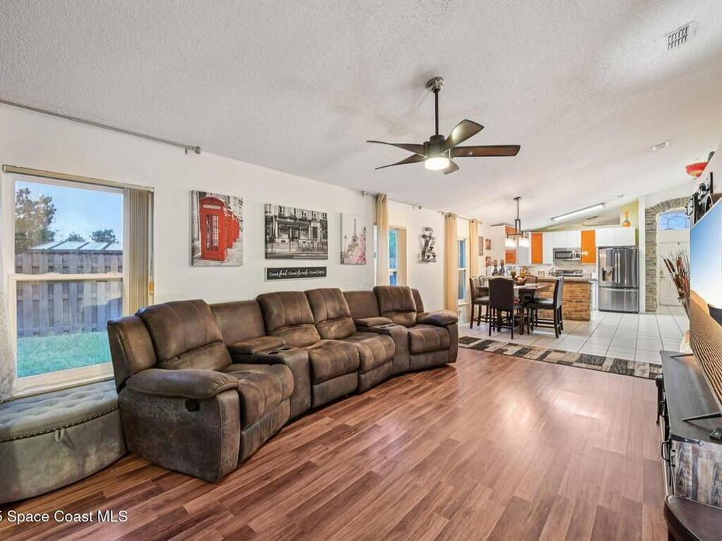 1125 Carey Glen Circle, Orlando, FL 32824