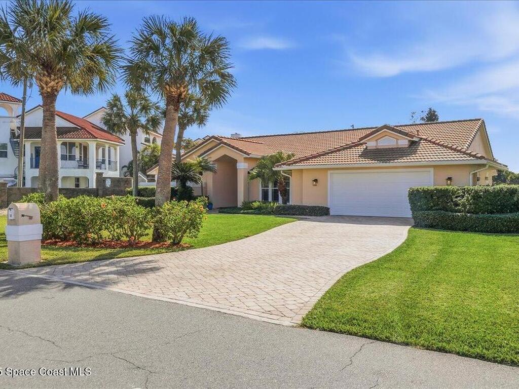 30 Indian Village Trail, Cocoa Beach, FL 32931