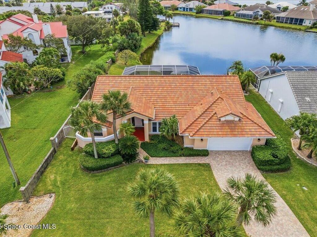 30 Indian Village Trail, Cocoa Beach, FL 32931