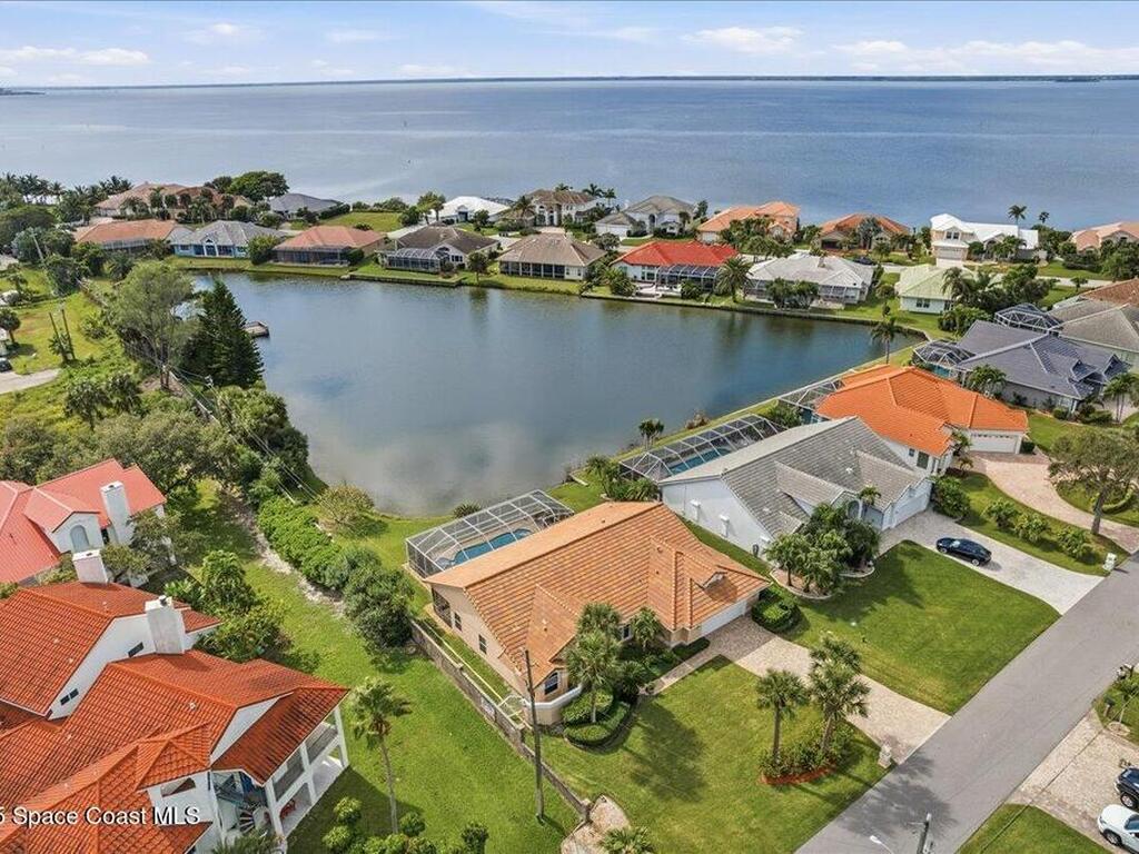 30 Indian Village Trail, Cocoa Beach, FL 32931