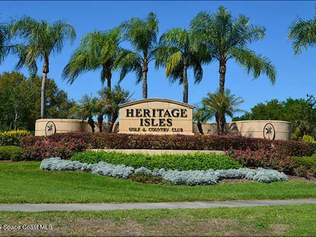 18199 Paradise Point Drive, Tampa, FL 33647