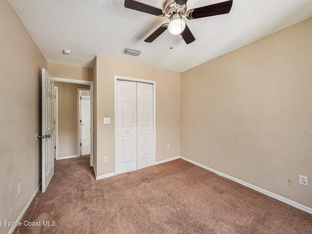 18199 Paradise Point Drive, Tampa, FL 33647