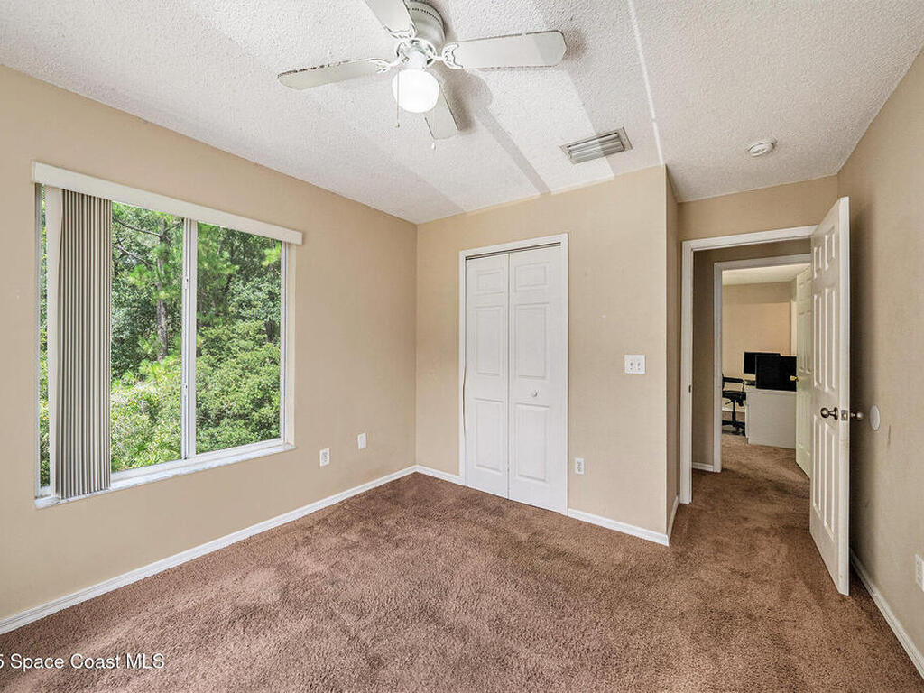 18199 Paradise Point Drive, Tampa, FL 33647