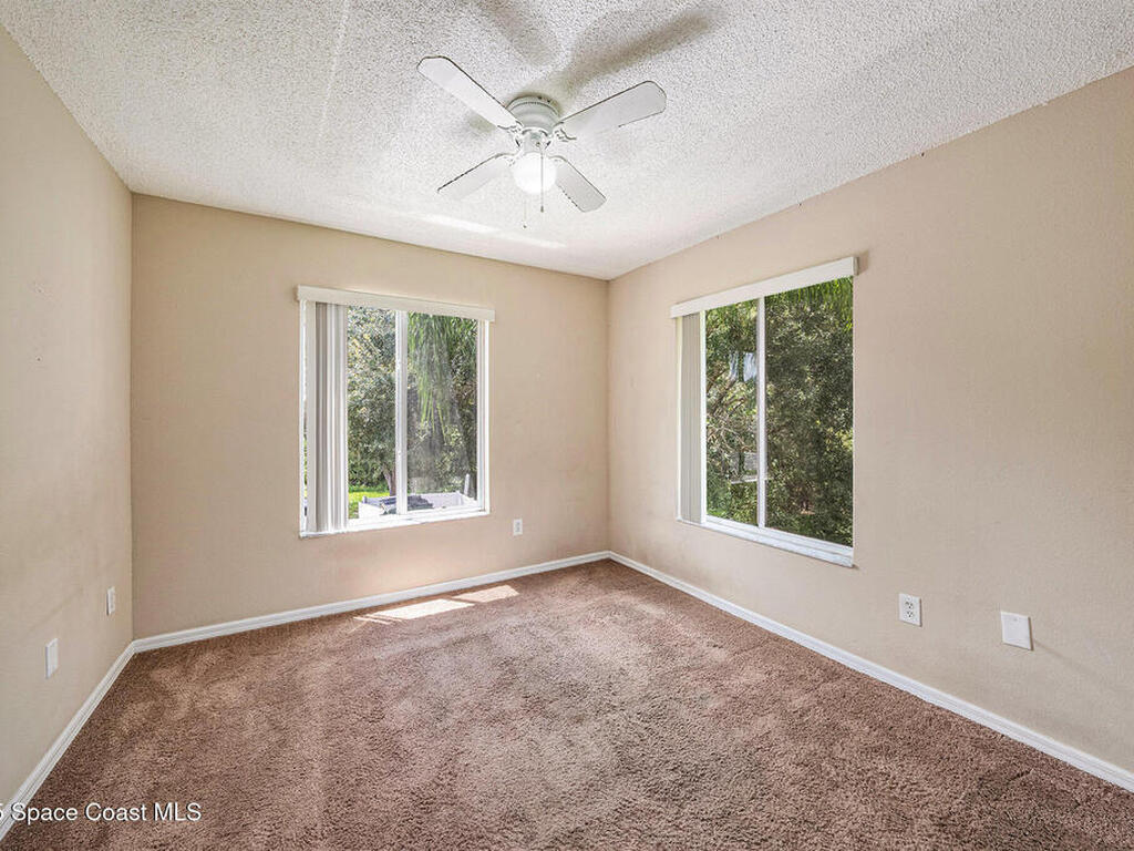 18199 Paradise Point Drive, Tampa, FL 33647