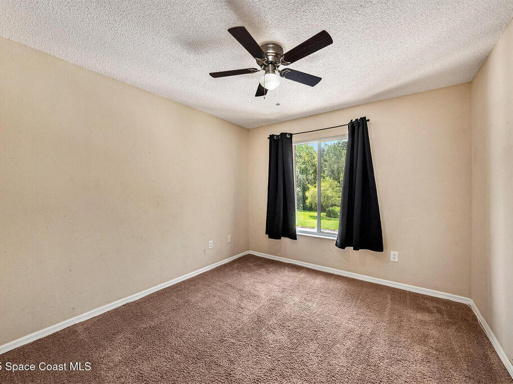 18199 Paradise Point Drive, Tampa, FL 33647