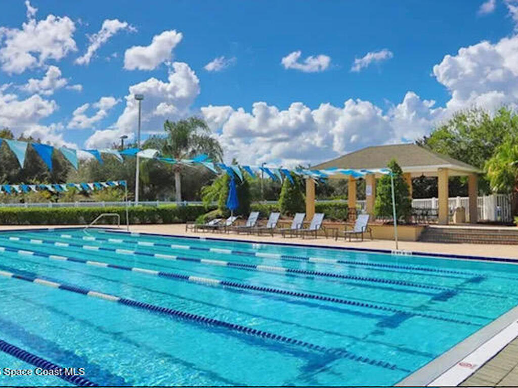 18199 Paradise Point Drive, Tampa, FL 33647