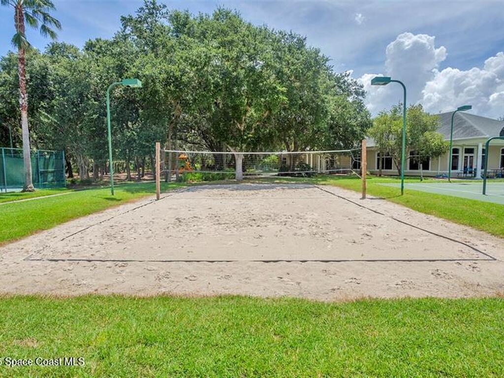 18199 Paradise Point Drive, Tampa, FL 33647