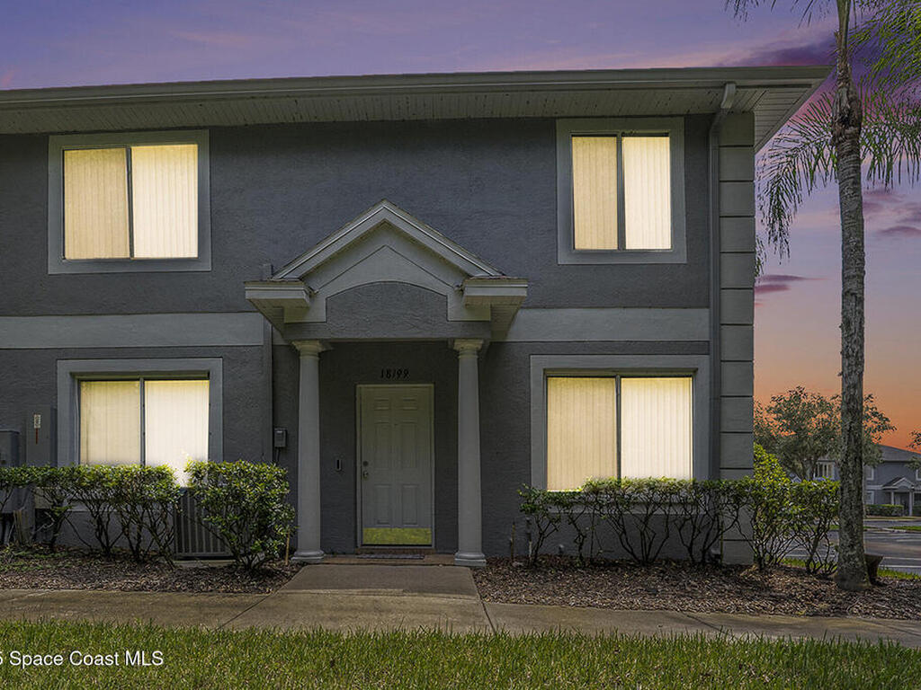 18199 Paradise Point Drive, Tampa, FL 33647