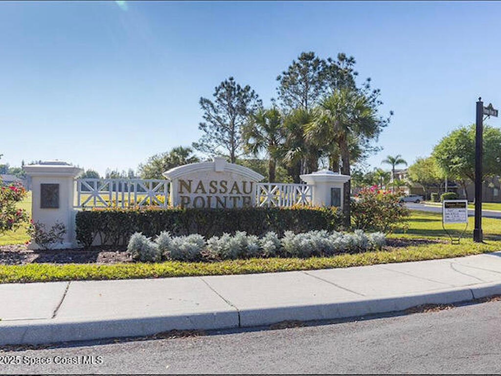 18199 Paradise Point Drive, Tampa, FL 33647