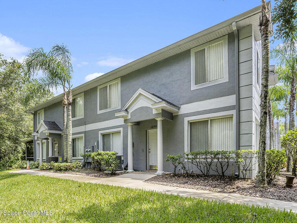 18199 Paradise Point Drive, Tampa, FL 33647