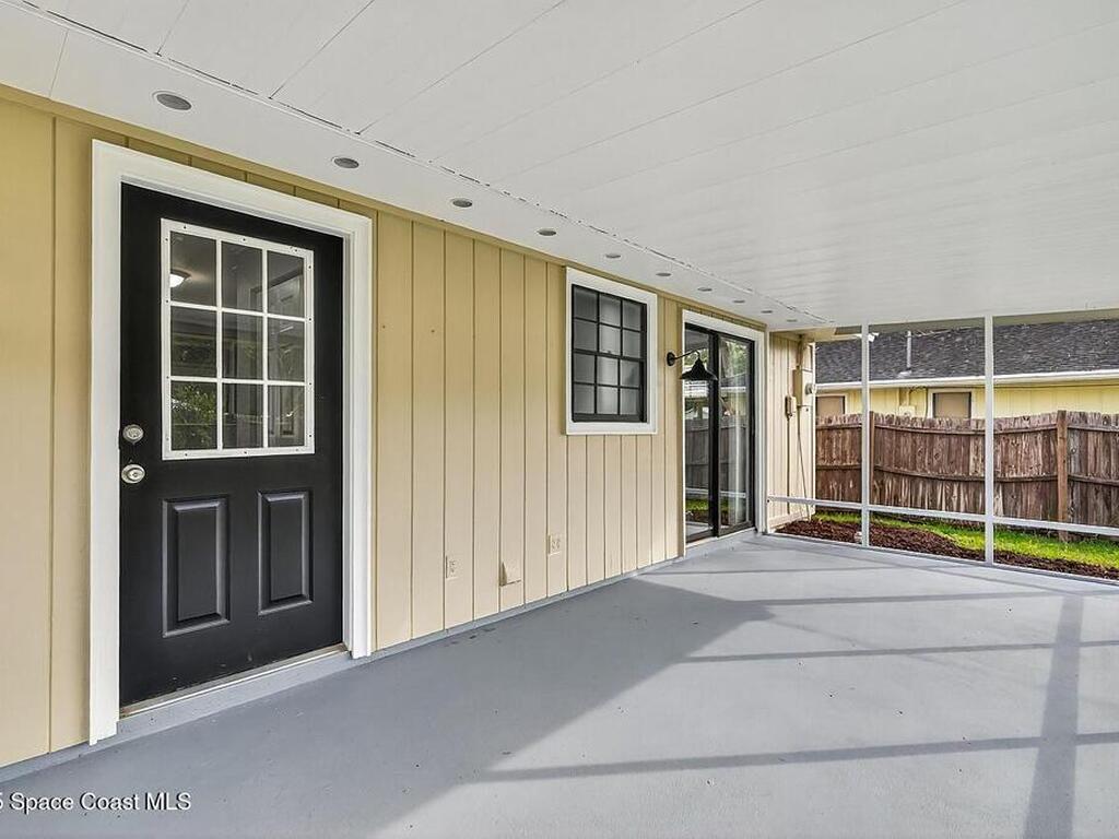 6085 7th Street, Vero Beach, FL 32968