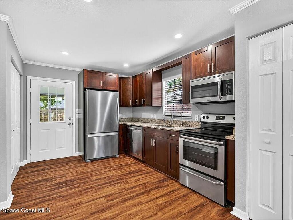 6085 7th Street, Vero Beach, FL 32968