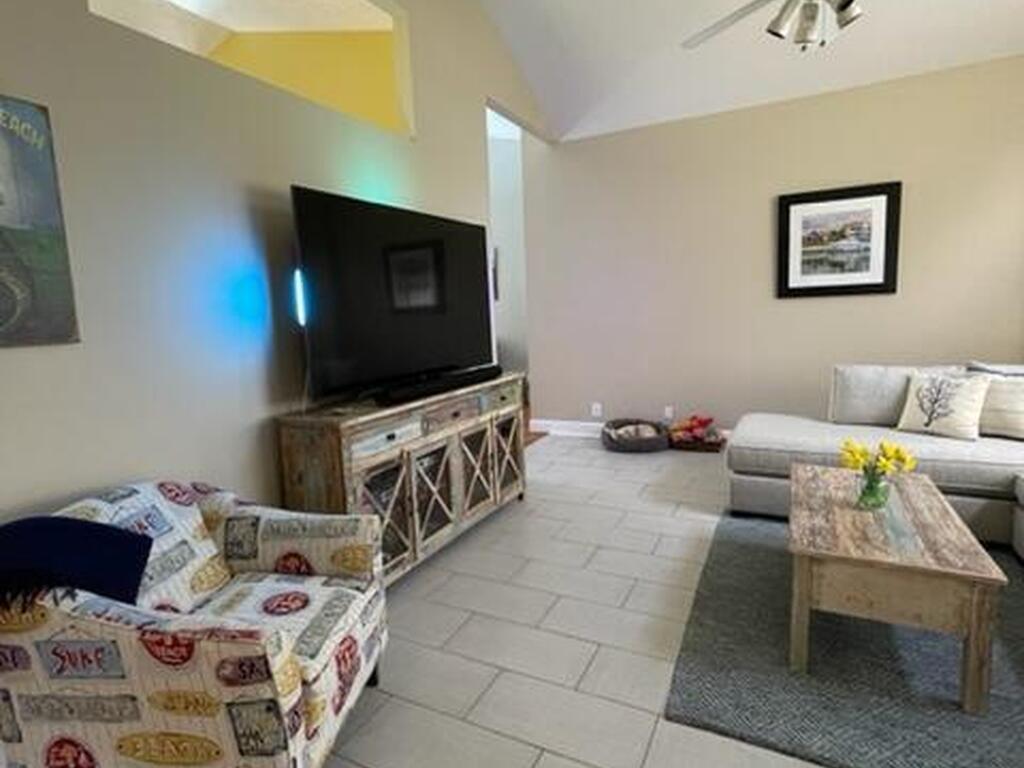 866 Spanish Wells Drive, Suntree, FL 32940