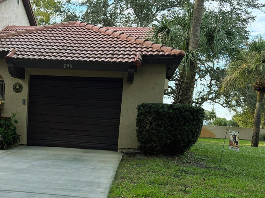 898 Brow Court, Palm Bay, FL 32905