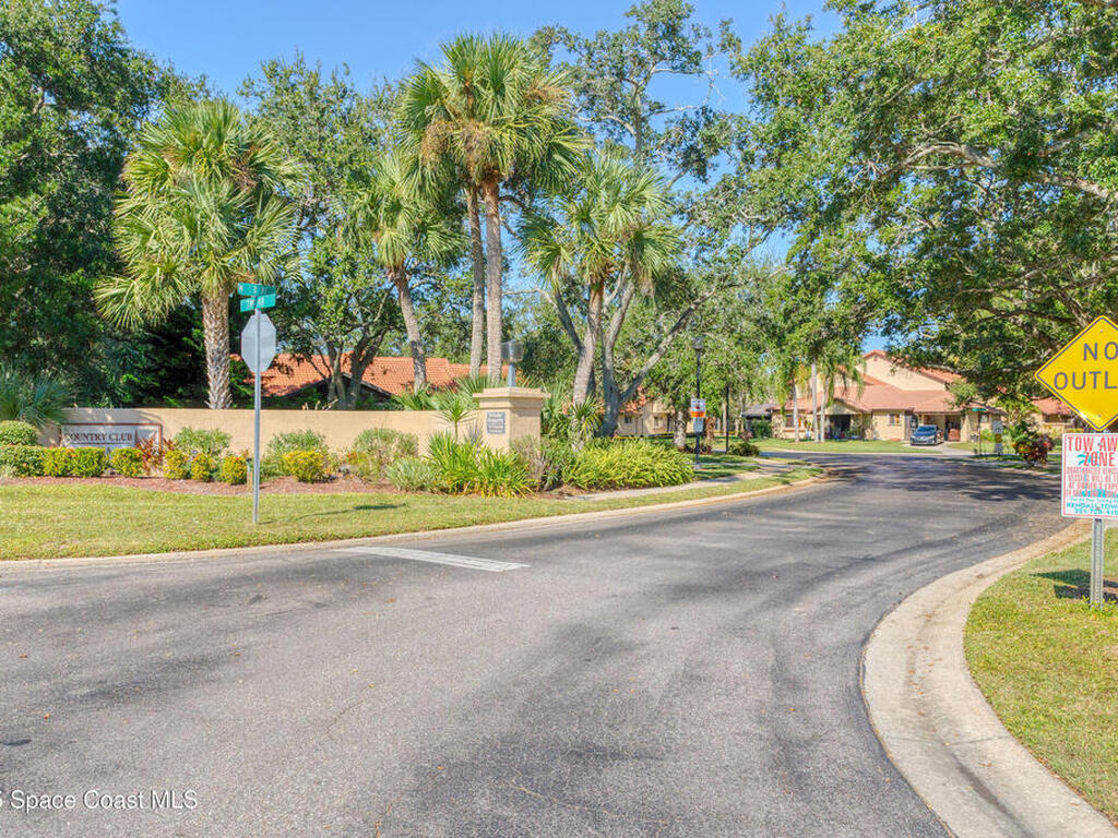 898 Brow Court, Palm Bay, FL 32905