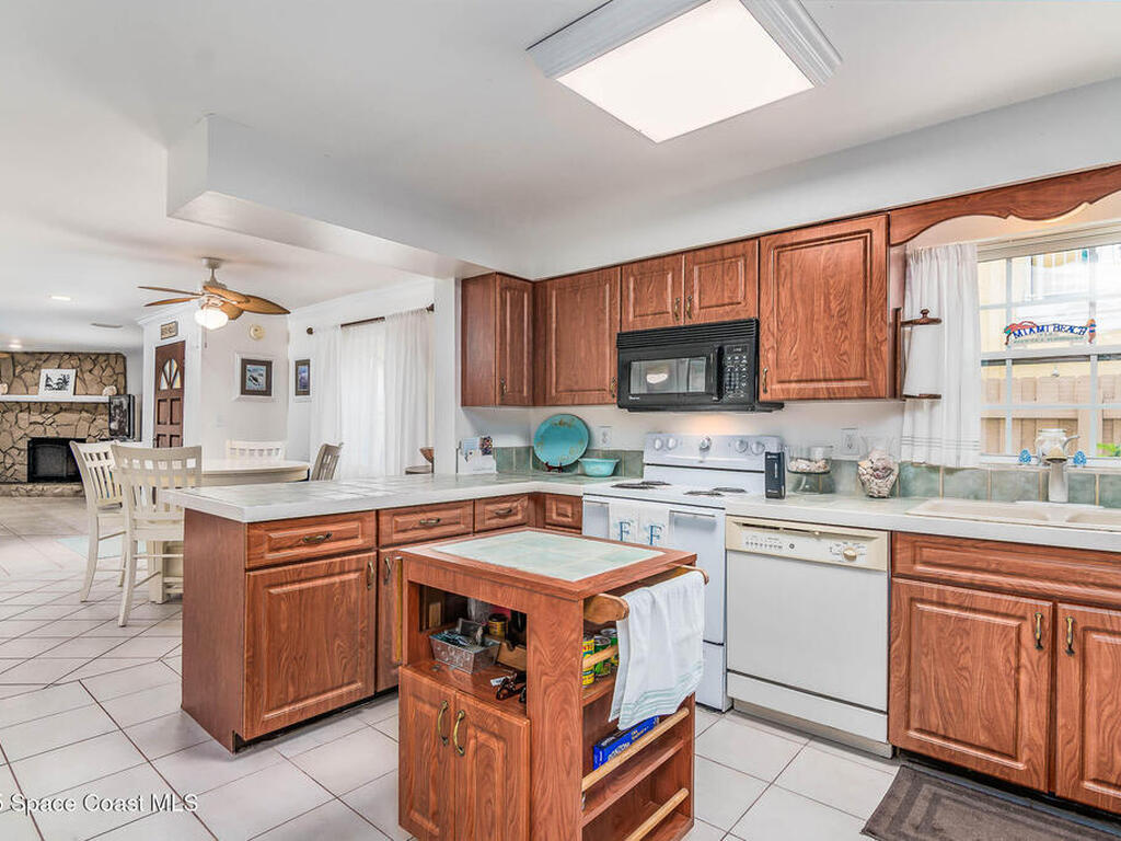 612 Monroe Avenue, Cape Canaveral, FL 32920