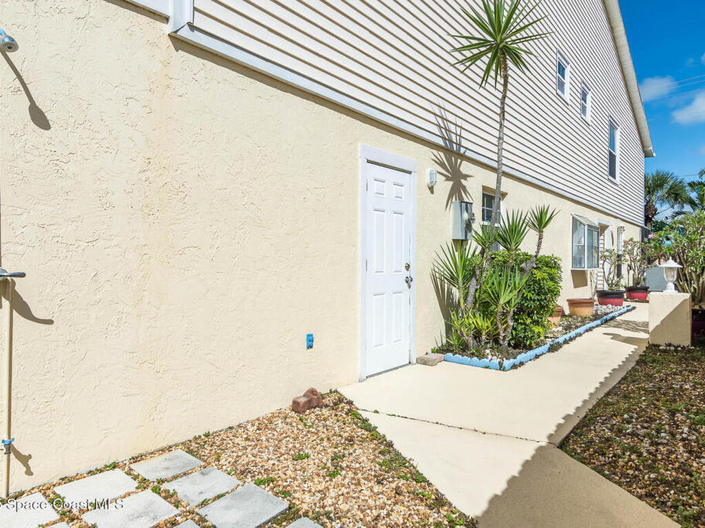 612 Monroe Avenue, Cape Canaveral, FL 32920