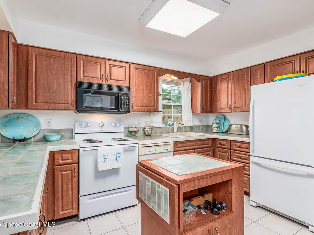 612 Monroe Avenue, Cape Canaveral, FL 32920