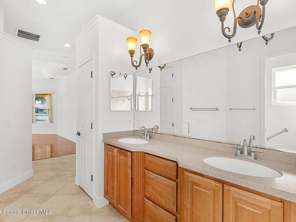 4034 Waterloo Place, Suntree, FL 32940