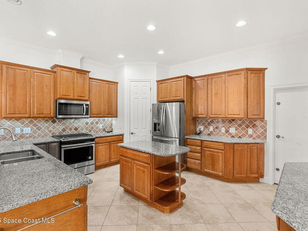 4034 Waterloo Place, Suntree, FL 32940