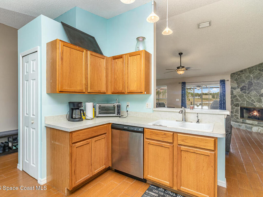 829 Honeysuckle Drive, Rockledge, FL 32955