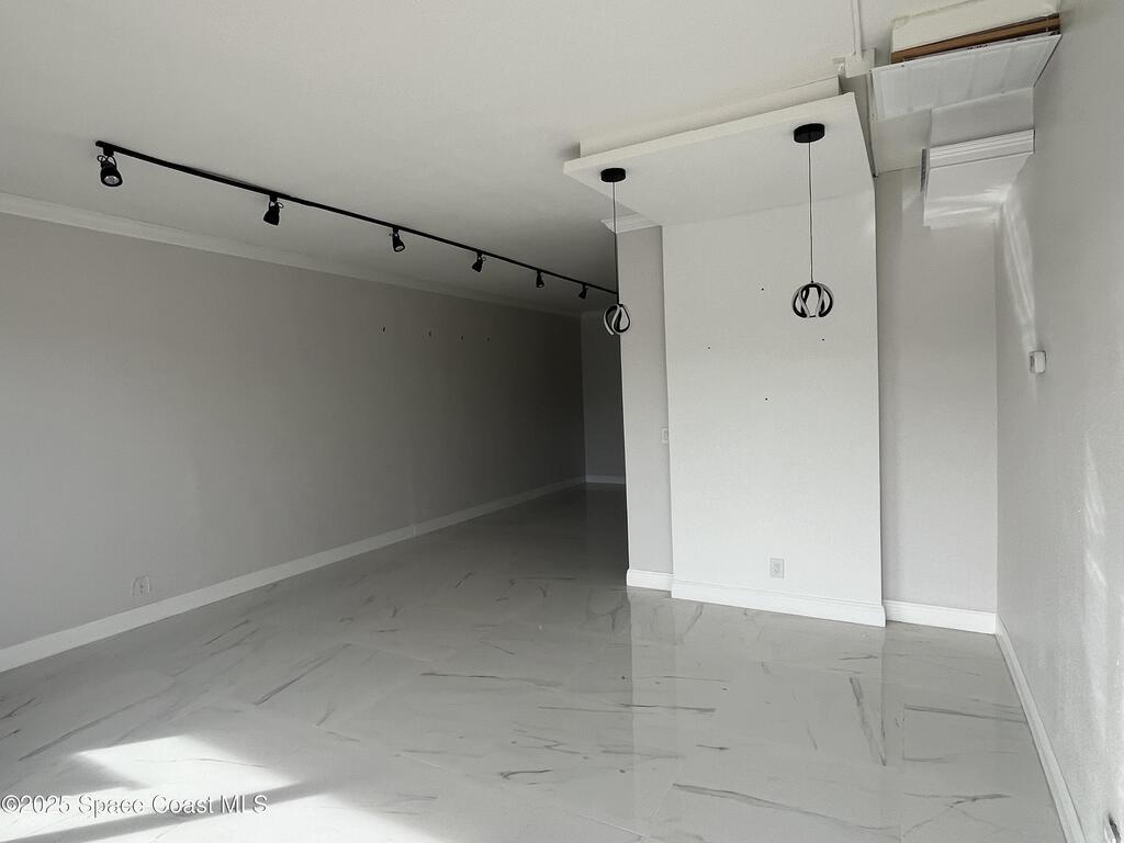 128 E Merritt Island Causeway, Merritt Island, FL 32952