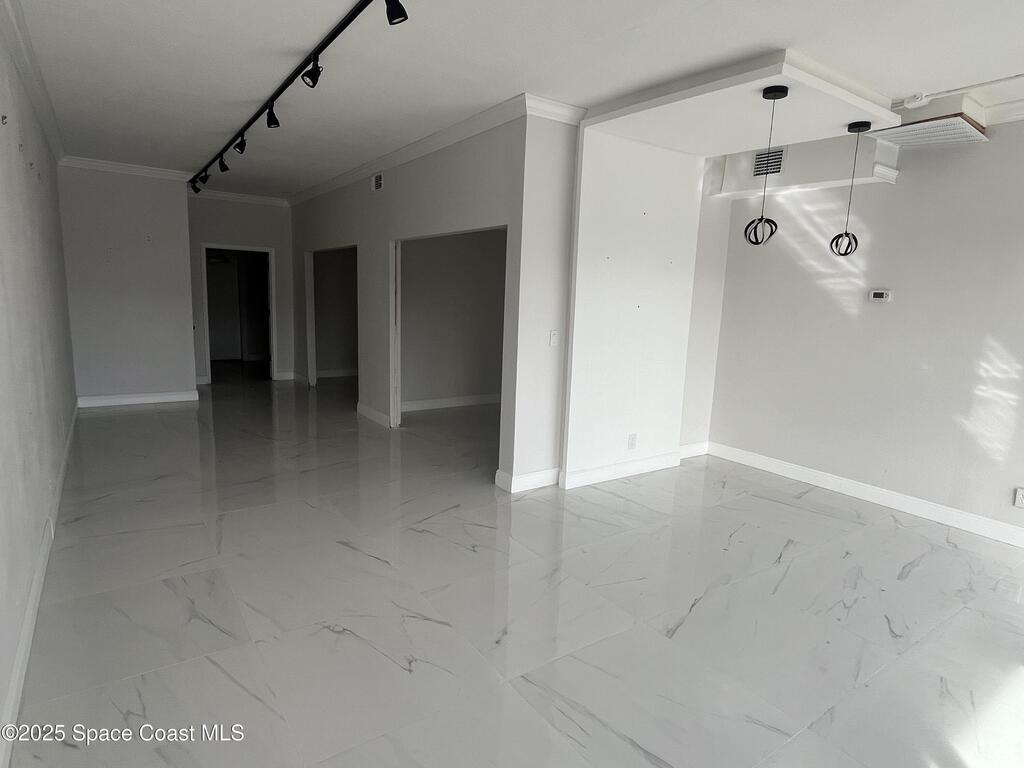 128 E Merritt Island Causeway, Merritt Island, FL 32952