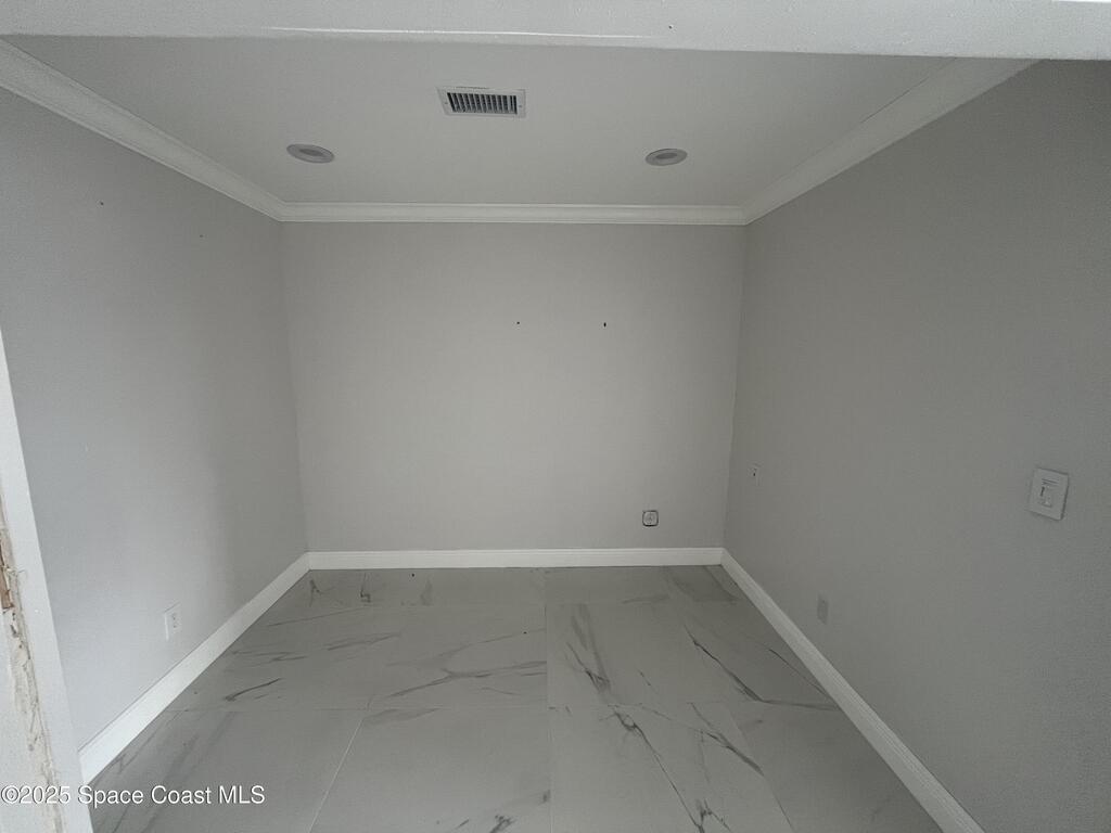 128 E Merritt Island Causeway, Merritt Island, FL 32952