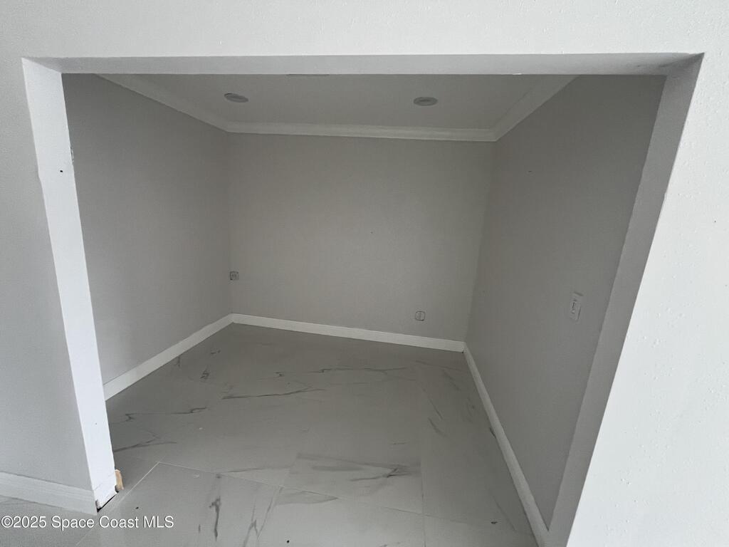 128 E Merritt Island Causeway, Merritt Island, FL 32952