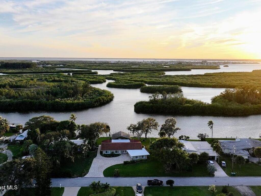 778 Nassau Road, Cocoa Beach, FL 32931