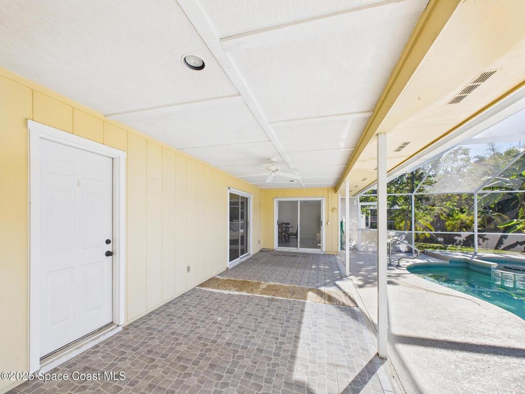 1915 19th Avenue, Vero Beach, FL 32962