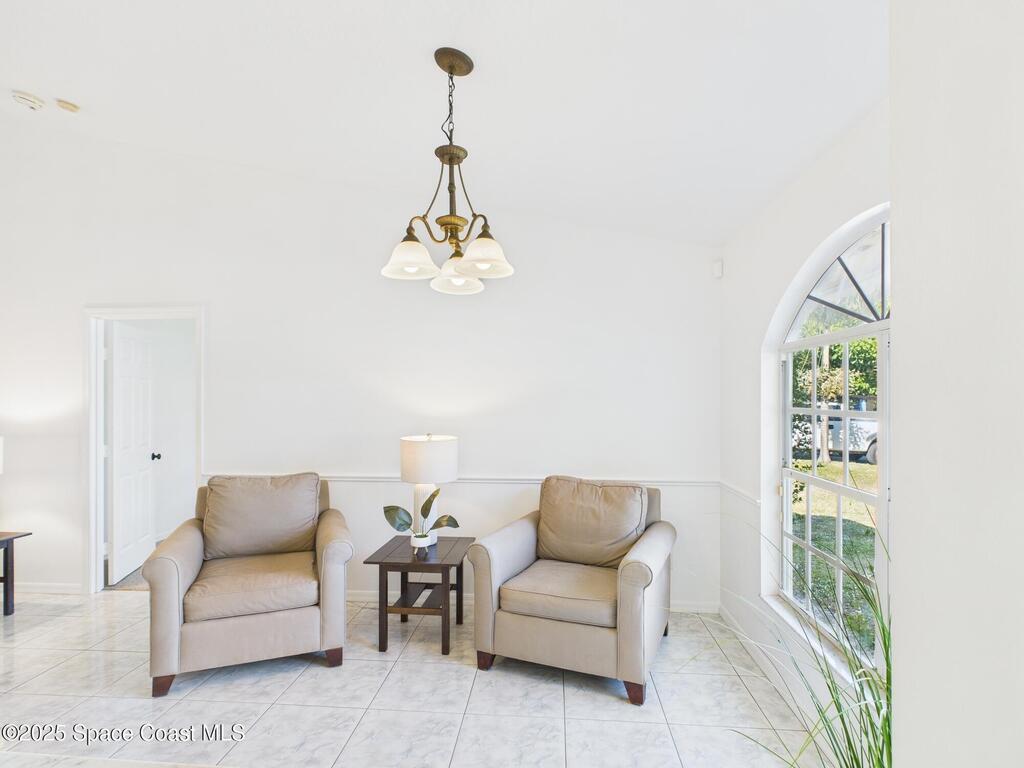 1915 19th Avenue, Vero Beach, FL 32962