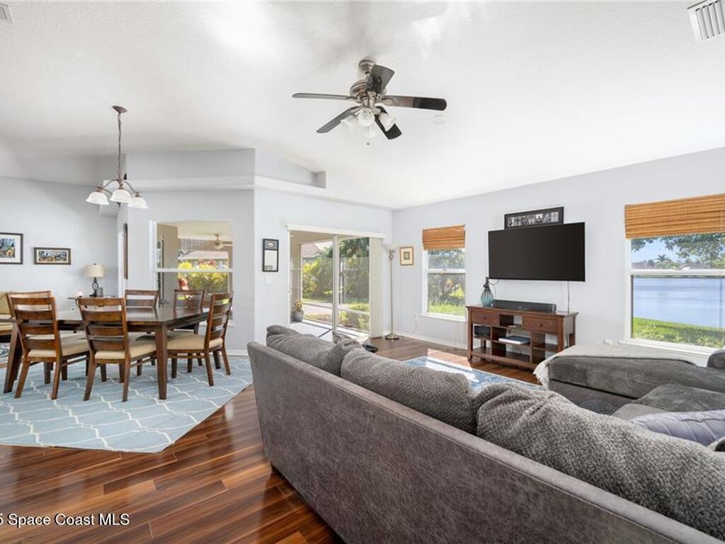 935 Southlakes Way, Vero Beach, FL 32968