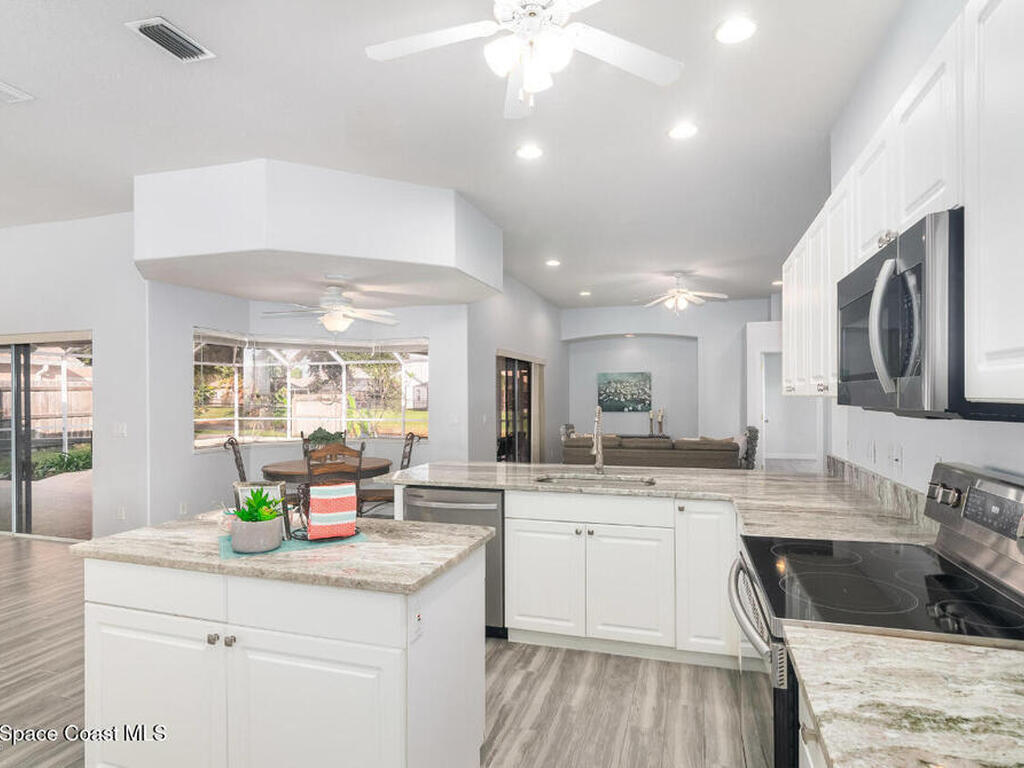 530 Sunset Lakes Drive, Merritt Island, FL 32953