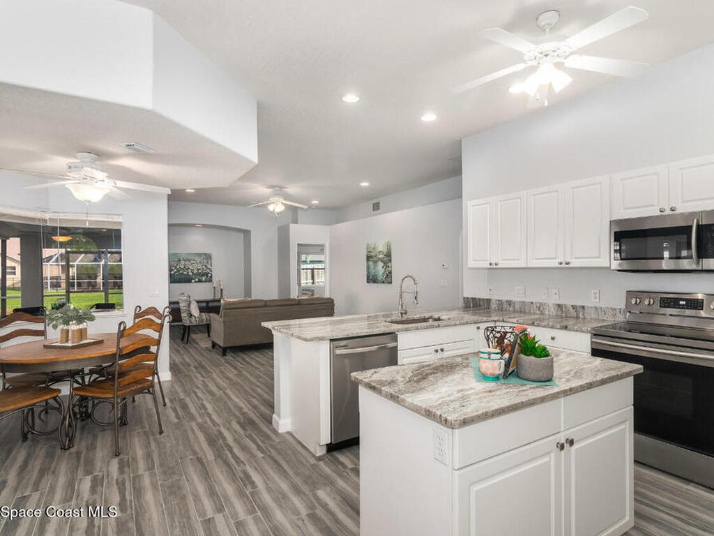 530 Sunset Lakes Drive, Merritt Island, FL 32953