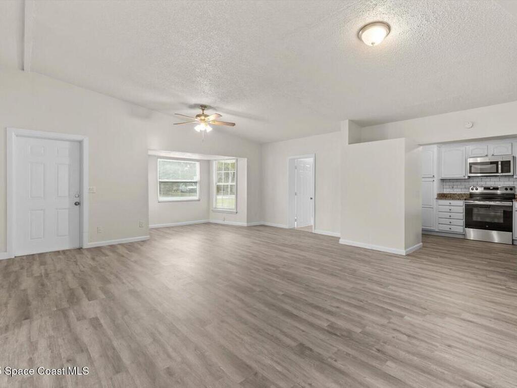 7506 Roberts Road, Fort Pierce, FL 34951